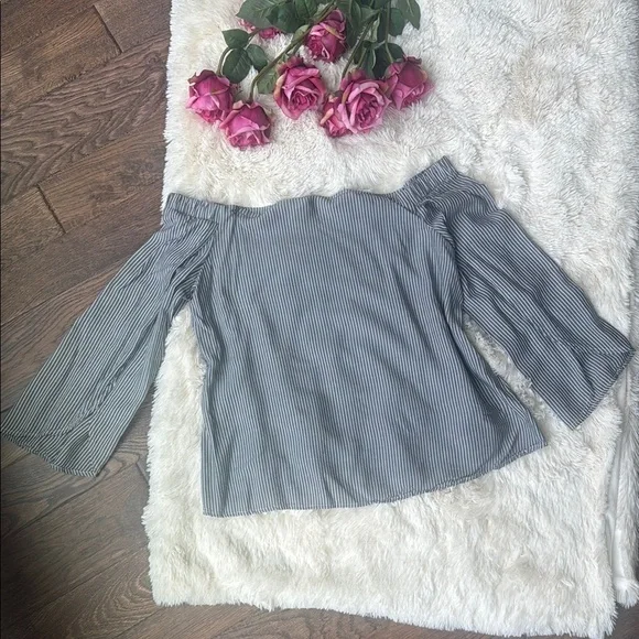 Merona Striped Off-Shoulder Top - Gray and White Size Medium - Picture 1 of 5